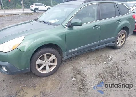 2013 Subaru Outback 2.5I Premium z USA, uszkodzony, nr VIN 4S4BRCGC8D3299978